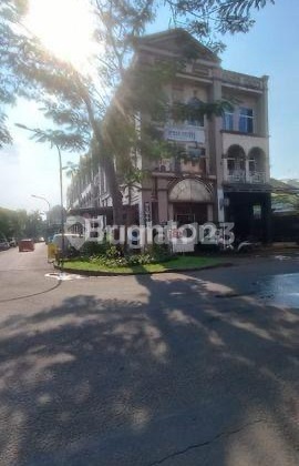 Ruko 3 Lantai di Hook. Lokasi Strategis Depan Jalan Raya - Gakaxy Bekasi Ruko 3 Lantai di Hook. Lokasi Strategis Depan Jalan Raya - Gakaxy Bekasi