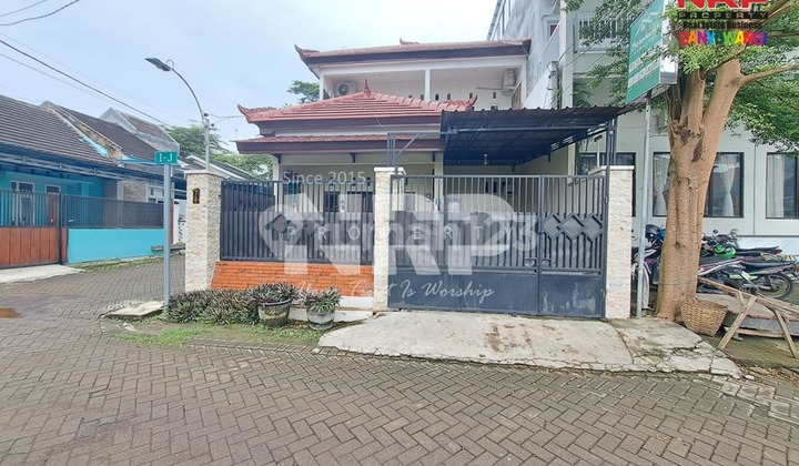 Here is the English translation: "Fully Furnished Corner House for Sale in Banyuwangi City Center" Here is the English translation: "Fully Furnished Corner House for Sale in Banyuwangi City Center"