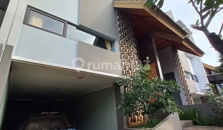 Rumah Bagus Bebas Banjir Dekat Tol Jatiwarna 1