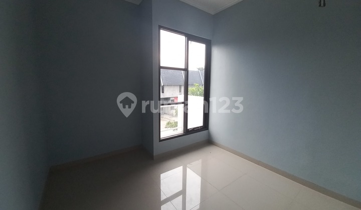 Unique Flood-Free House Near Jatiwarna Toll Road 2