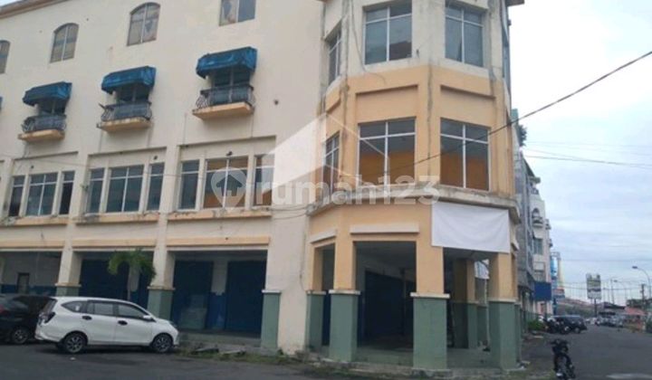 Ruko di Pusat Kota Dekat Pusat Perbelanjaan 1