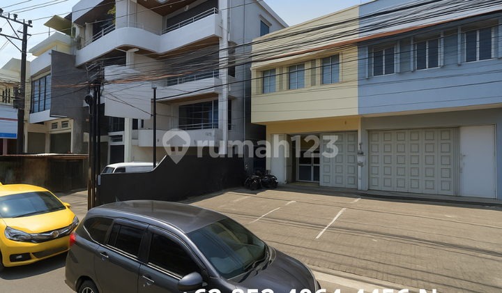 For Rent New 2½ Story Shop House in Bahu, Manado