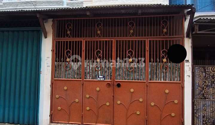 Rumah Rapi 3 Lantai Di Jelambar