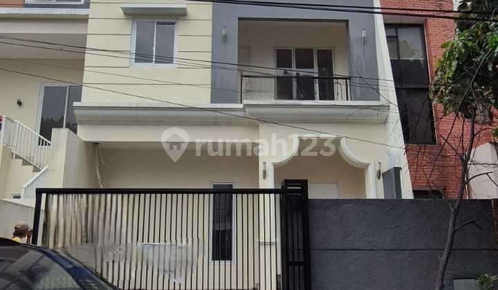 Dijual Rumah Baru 3 Lantai Lokasi Puri Indah