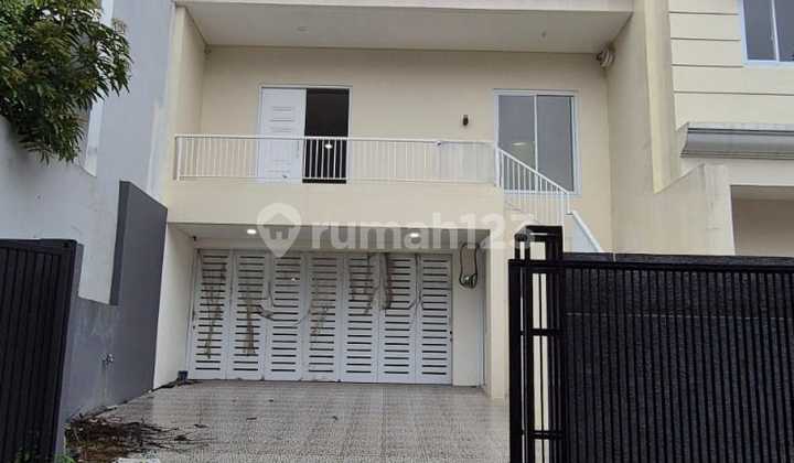 Dijual Rumah Baru Lokasi Puri Indah 3 Lantai