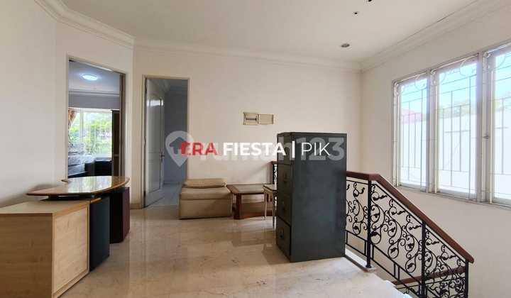 Disewakan Rumah di Mega Kebon Jeruk Joglos Sudah Renovasi 2