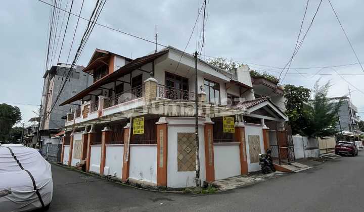 Rumah Akses Startegis,rapi,terawat 2,5 Lantai Di Tanjung Duren Jakarta Barat Rumah Akses Startegis,rapi,terawat 2,5 Lantai Di Tanjung Duren Jakarta Barat