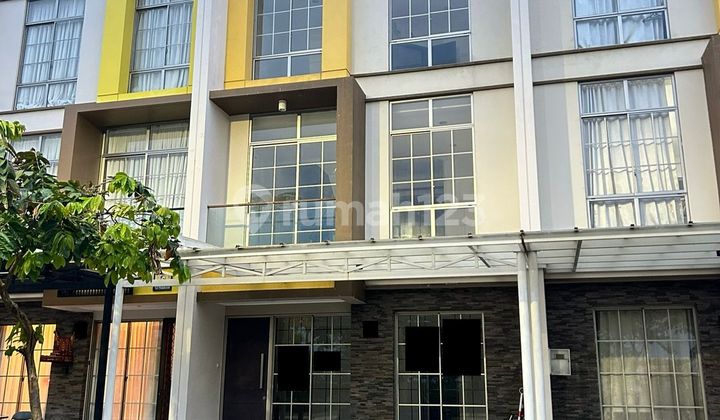 For Quick Sale: 3-Story PIK2 House Facing the Park