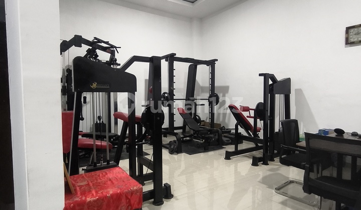 Rumah Bagus Rapi Semi Furnish 2 Lantai di Duta Mas 2