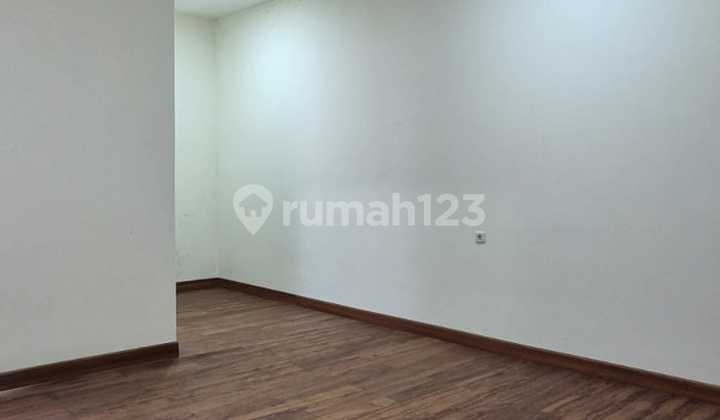 Dijual Rumah Baru 3 Lantai Lokasi Puri Indah 2