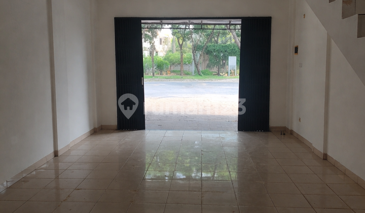 For Rent, 2-Storey Shop House, Nice and Cheap, Rare Find, Strategic Location 2