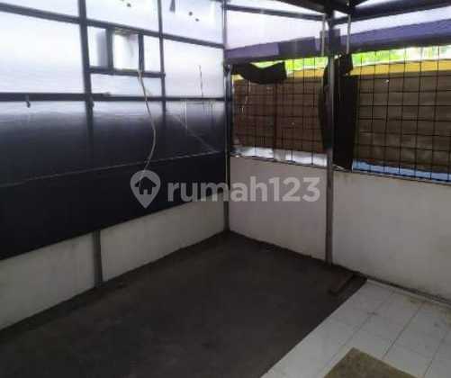 Ruko 3 Lantai Strategis dan Bagus untuk Investment Ruko 3 Lantai Strategis dan Bagus untuk Investment