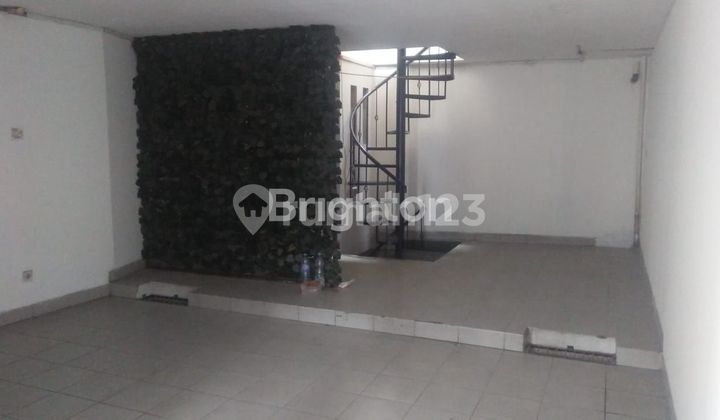 Rumah 3 Lantai Di Kemanggisan 2