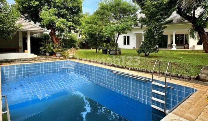 Rumah Asri Halaman Luas