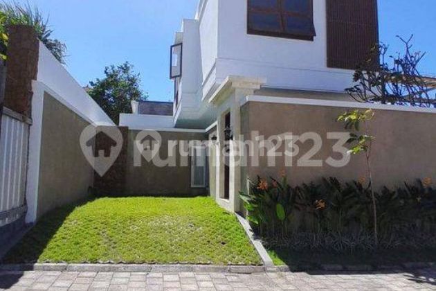 LUXURY VILLA 3 BR NICE ONE GATE SYSTEM NEAR UNGASAN BEACH LUXURY VILLA 3 BR NICE ONE GATE SYSTEM NEAR UNGASAN BEACH