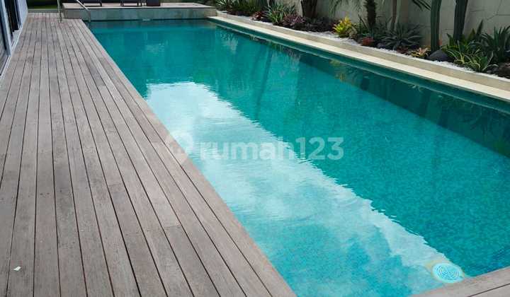 FOR SALE VILLA BARU  READY UNIT VIEW SAWAH AREA UMALAS FURNISHED