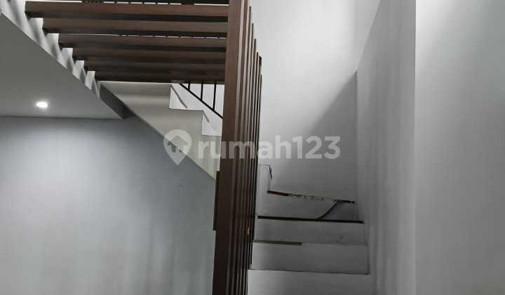 For Rent Central Strategic City Area 3BR Semi Furnished Renon 2