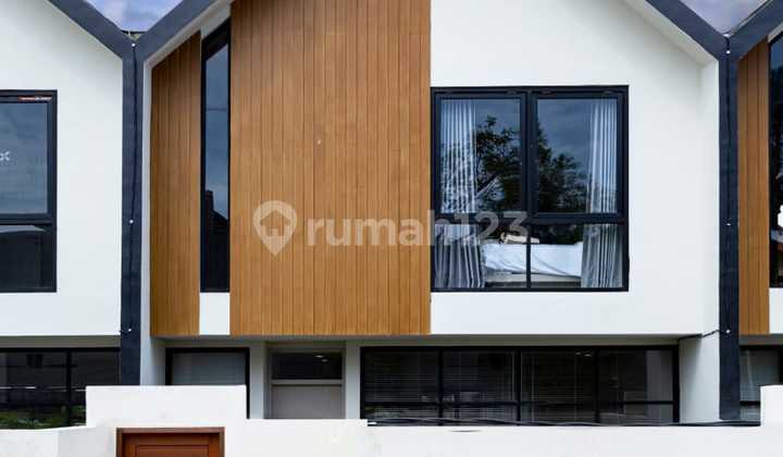 For Sale Villa Ready Unit Best Investment Best Location di Raya Semat Canggu