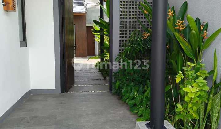 FOR RENT NEW 3BR VILLA PREMIUM LOCATION ONE GATE IN SANUR FOR RENT NEW 3BR VILLA PREMIUM LOCATION ONE GATE IN SANUR