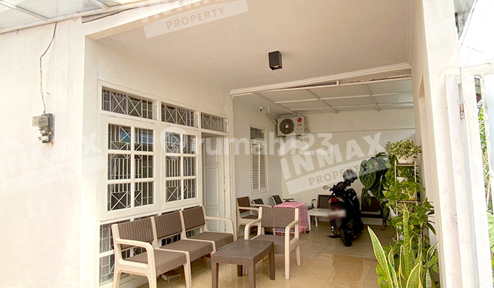Minimalist House In Griya Shanta Malang 2
