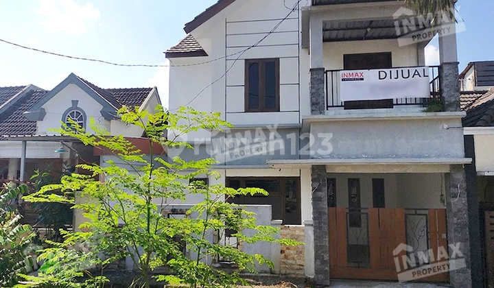 Minimalist House in Tidar Villa Estate