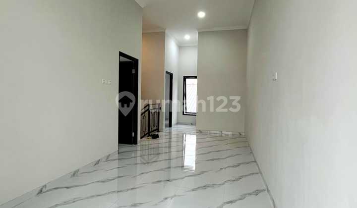 Rumah Minimalis 2 Lantai Dipondok Blimbing Indah Malang 2