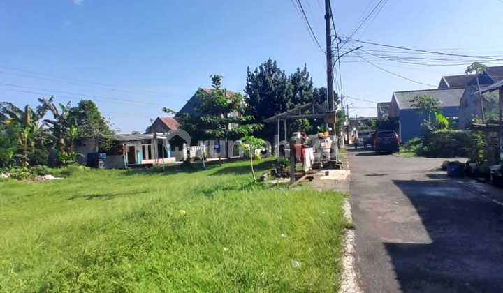 Comfortable Plot of Land in Bogor 10 Minutes to Cilebut Station – Freehold Title, Installment Available. Comfortable Plot of Land in Bogor 10 Minutes to Cilebut Station – Freehold Title, Installment Available.