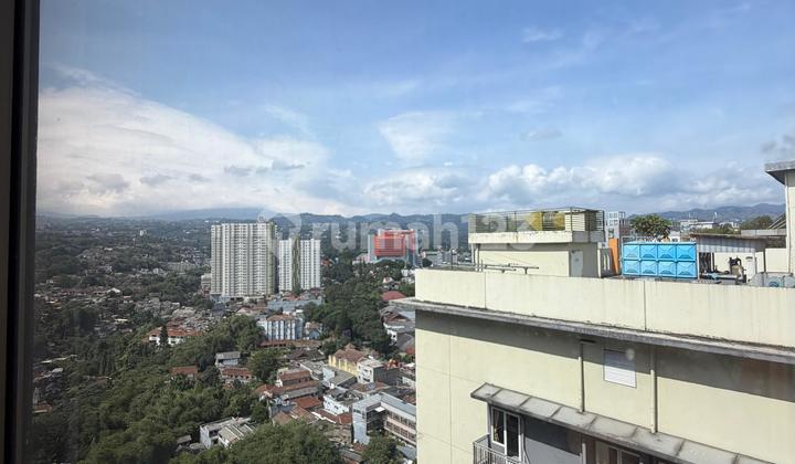 Disewa Apartemen Hegarmanah di Lantai 21 View Kota Bandung Dekat Pusat Perbelanjaan dan Kampus..