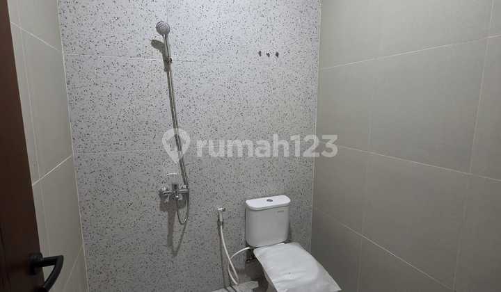 2-Story House in Singgasana Near School 2