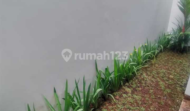 Dijual Rumah Bangunan Baru Semi Furnish Dijual Rumah Bangunan Baru Semi Furnish