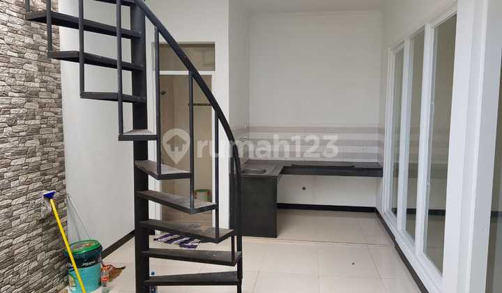 Dijual Rumah 2 Lantai Di Taman Kopo Indah 5 2