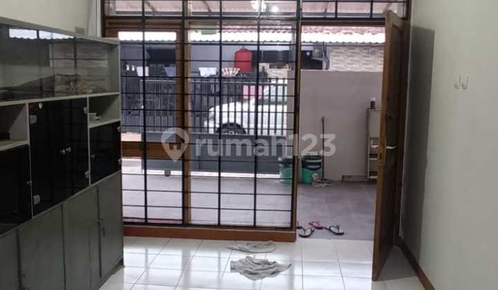 Rumah di Taman Kopo Indah Dekat Sekolah dan Mall