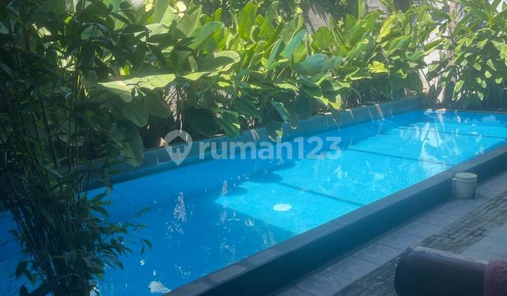 Dijual Rumah 2 Lantai Lengkap Dengan Kolam Renang & Kolam Ikan Di Sayap Batununggal