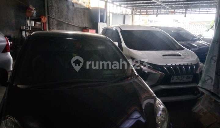 For Sale House In Central Bandung Spacious Carport For 6 Cars For Sale House In Central Bandung Spacious Carport For 6 Cars