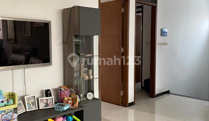 Rumah 2 Lantai di Pusat Kota Sayap Ciateul Dekat Sekolah dan Mall