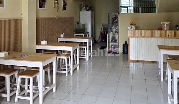 Disewakan Ruko 3 Lantai Jl. Genteng Disewakan Ruko 3 Lantai Jl. Genteng