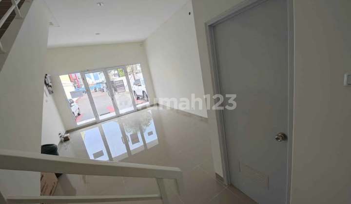 For Sale: 2-Story Pisa Grande Shop House in Gading Serpong, Tangerang For Sale: 2-Story Pisa Grande Shop House in Gading Serpong, Tangerang