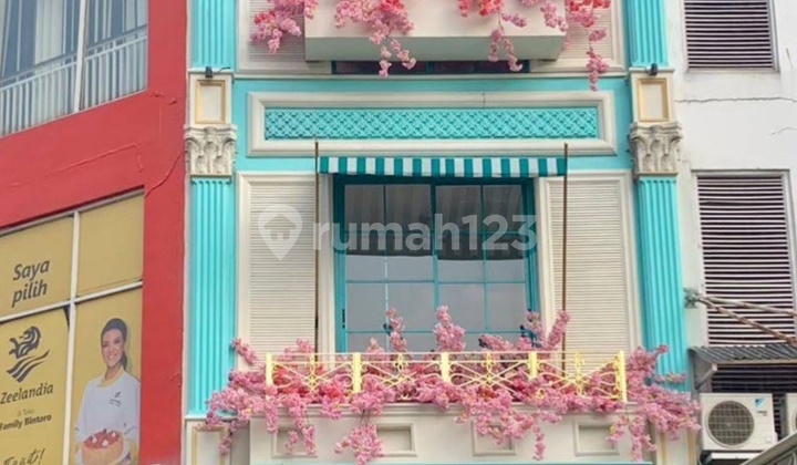 Price Drop! Ruko The Parisian Bintaro, South Tangerang Price Drop! Ruko The Parisian Bintaro, South Tangerang