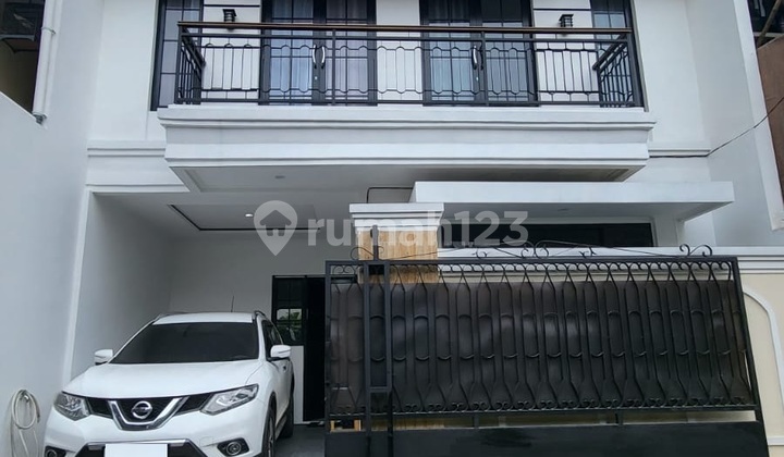 Dijual Rumah American Classic di Pamulang Tangerang Selatan Dijual Rumah American Classic di Pamulang Tangerang Selatan
