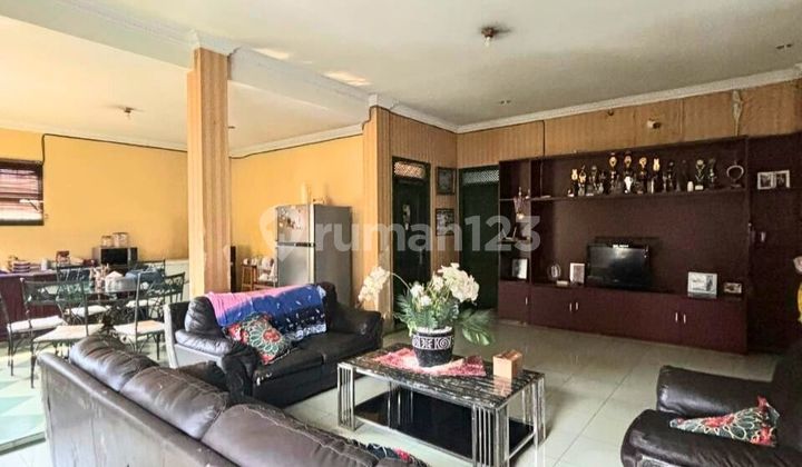 Dijual Rumah Terawat Lokasi Sangat Strategis di Cilandak 2