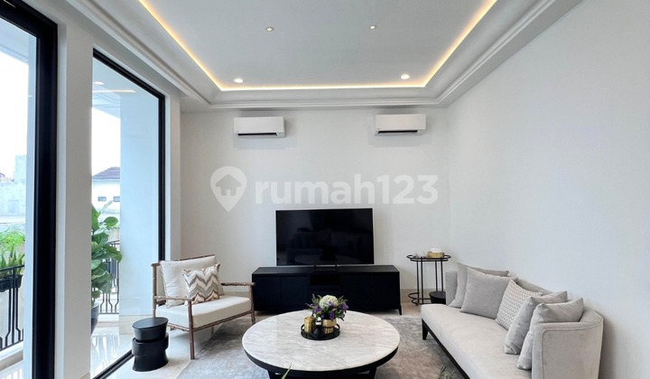 Luxury House for Sale Ready to Occupancy in Radio Dalam, Kebayoran Baru Luxury House for Sale Ready to Occupancy in Radio Dalam, Kebayoran Baru