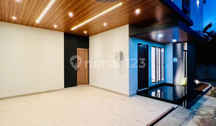 Sell Ready-to-Live House in Jagakarsa