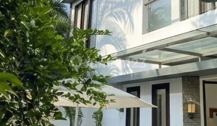 Dijual Rumah Cantik Siap Huni di Mampang 2