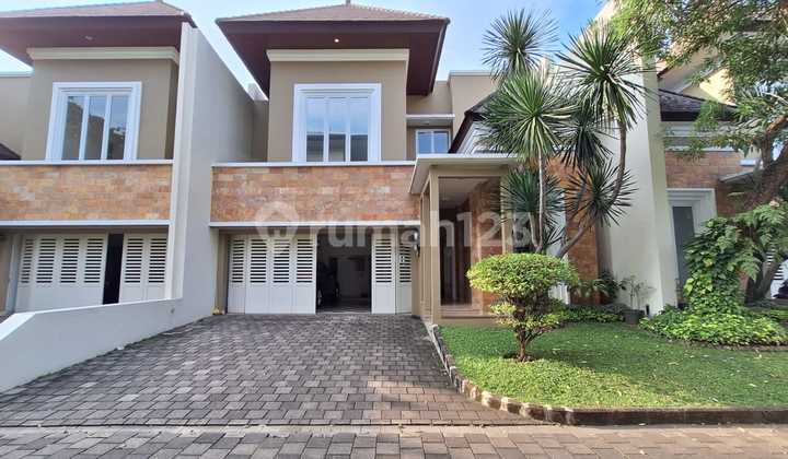 LUXURY TOWNHOUSE IN WEST PEJATEN LUXURY TOWNHOUSE IN WEST PEJATEN