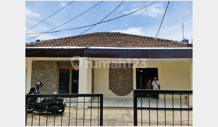 House in a Strategic and Commercial Area, Suitable for Residence or Business Location Near the Pasirkoja Holis Bandung Toll Gate