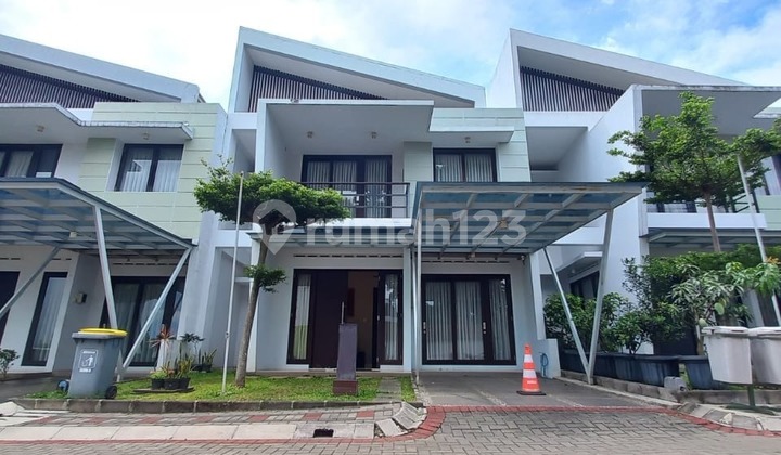 Cluster House with Swimming Pool Facility in Cigadung, Dago, Bandung