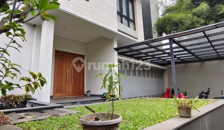 Rumah Mewah 2,5 lantai dkt Halimun talaga Bodas Turangga Bandung 1