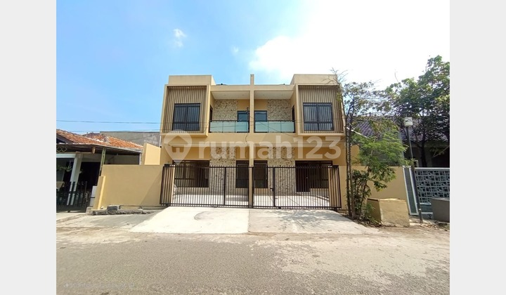 Rumah Siap Huni Bangunan Baru di Komplek Saturnus Margahayu Bandung