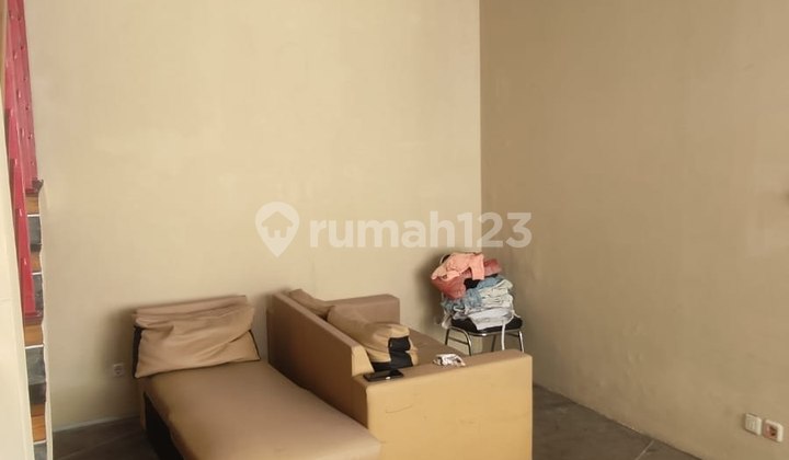 Rumah 2 Lantai Arcamanik Bandung Cocok untuk Keluarga Besar Rumah 2 Lantai Arcamanik Bandung Cocok untuk Keluarga Besar