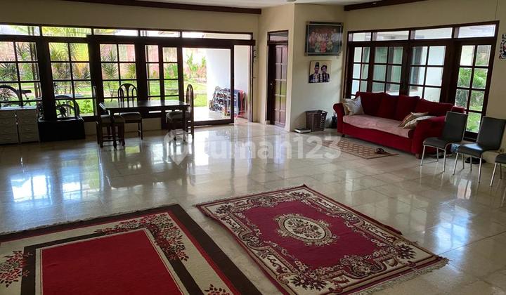 Rumah Luas Suasana Asri Siap Huni di Kemang - Jakarta Selatan Rumah Luas Suasana Asri Siap Huni di Kemang - Jakarta Selatan